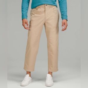 Lululemon Men’s ABC Crop Pant Relaxed Utilitech
Trench Tan Size 38